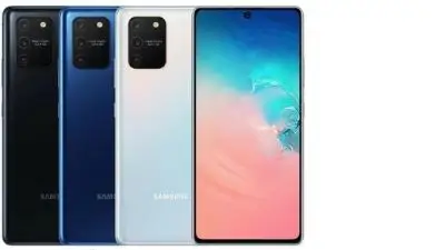 Does Samsung S10 have a headphone jack